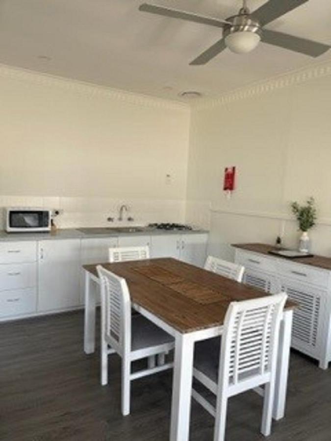 Busselton Jetty Chalets מראה חיצוני תמונה