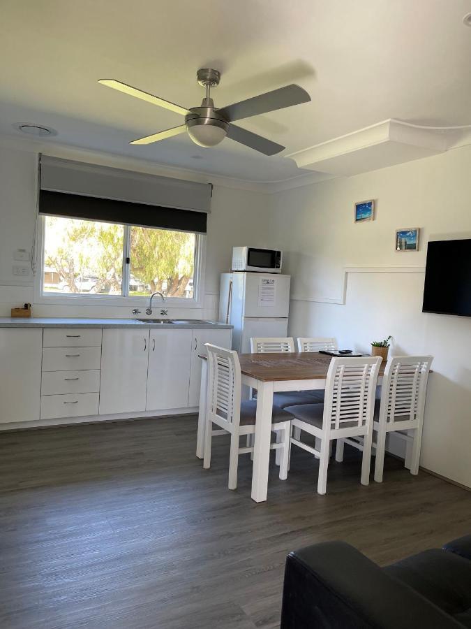 Busselton Jetty Chalets מראה חיצוני תמונה