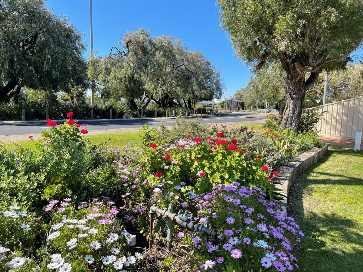 Busselton Jetty Chalets מראה חיצוני תמונה