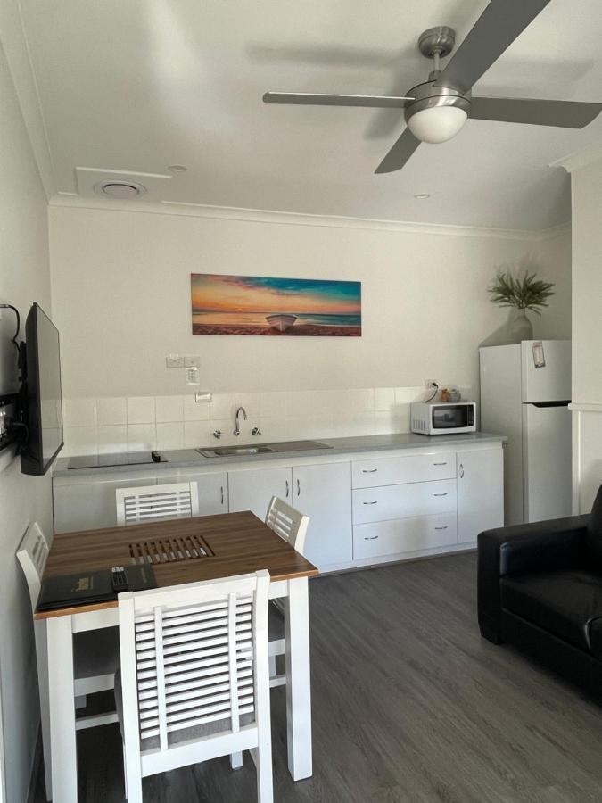 Busselton Jetty Chalets מראה חיצוני תמונה